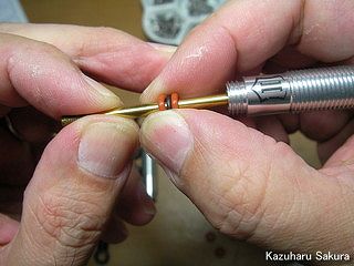 Axial(アキシャル)・SCX10・ジープ ラングラー G6 製作記 ～ オイルダンパーの組み立て ～ ショックシャフトにＯリングを通す